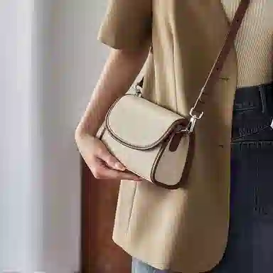 纳兰杜 女士包包休闲百搭妈妈款气质简约时尚品牌小众女包 牛皮 小方包通勤包斜挎包单肩包 小号 女款 米白拼咖色/子夜黑