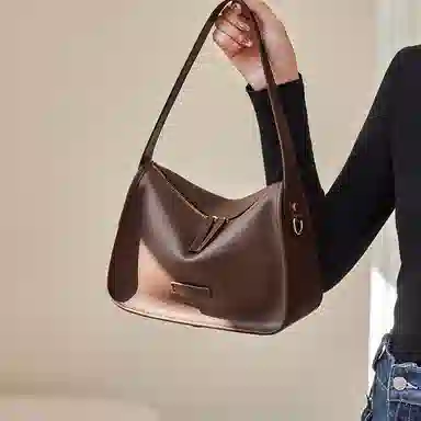 纳兰杜 高颜值百搭时尚简约休闲小众品牌女包 牛皮 腋下包枕头包斜挎包单肩包 中号 女款 黑色 / 盐咖色  / 奶杏色