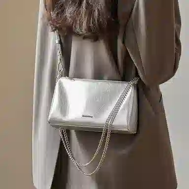 纳兰杜 小众设计高级感百搭款简约优雅潮流链条包 牛皮拼合成革 枕头包斜挎包单肩包 小号 女款 子夜黑/银色