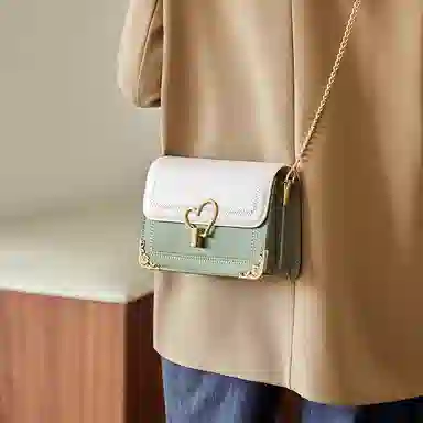 纳兰杜 包包女生百搭时尚高颜值小方包女 朋友小众精致女包 牛皮拼合成革 斜挎包链条包单肩包 小号 女款 绿拼白/蓝拼白