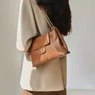 纳兰杜 包包高级感百搭款时尚潮流大容量秋冬女生真皮小香风菱格 牛皮 女包 链条包斜挎包单肩包 大号 女款 黑色/米白色