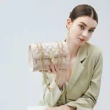 纳兰杜 菱格链条小香风潮流百搭 牛皮拼合成革 斜挎包 小号 女款 黑色/米白色