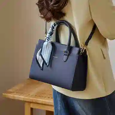 纳兰杜 高级感大气手提包女百搭款时尚潮流百搭妈妈款女包通勤实用精致包包 牛皮合成革 单肩包斜挎包 常规 女款 米白拼杏色