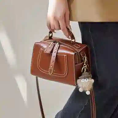 纳兰杜 包包女包高级感百搭潮流时尚简约通勤小众 牛皮拼合成革 波士顿包手提包单肩包斜挎包 中号 女款 棕色