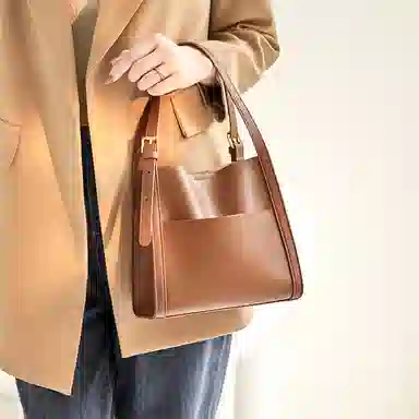 纳兰杜 通勤时尚斜挎包高级感百搭简约牛皮手提单肩包 大号 女款 可可棕/杏色