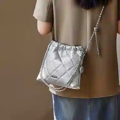 纳兰杜 休闲简约质感日常通勤时尚百搭 牛皮 单肩斜挎包 小号 女款 太空银/子夜黑/米白色