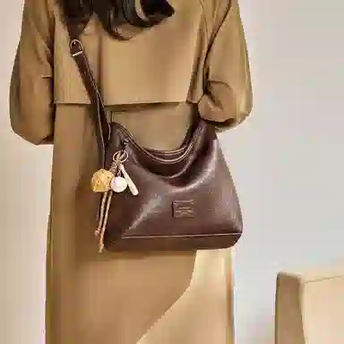 纳兰杜 复古小众设计单肩包高级质感休闲百搭女包 织物 水桶包腋下包斜挎包 大号 女款 植鞣咖色