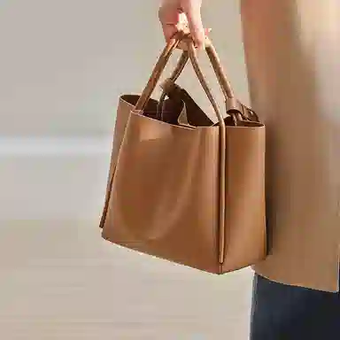 纳兰杜 托特包女时尚百搭高级感实用通勤质感女包 牛皮配合成革 手提包单肩包 小号 女款 可可棕/米白拼杏色