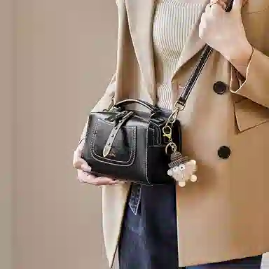 纳兰杜 包包女包高级感百搭潮流时尚简约通勤小众 牛皮拼合成革 波士顿包手提包单肩包斜挎包 中号 女款 棕色