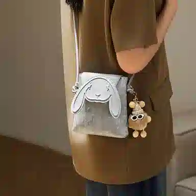 纳兰杜 小众卡通可爱兔子设计休闲简约时尚百搭 合成革 手机包 迷你 女款 太空银/咖色