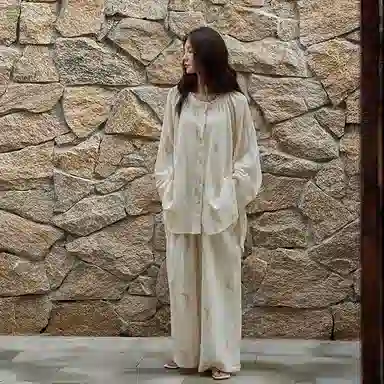 俏薇妮 简约可爱柔软带胸垫高级感长袖长裤休闲舒适可外穿家居服睡衣套装 女款 米白色
