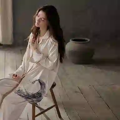 俏薇妮 简约纯色可爱柔软经典风防凸点带胸垫高级感长袖长裤家居服休闲舒适可外穿睡衣套装 女款 米白色