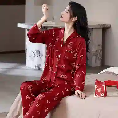 俏薇妮 简约纯色柔软喜庆冰丝爱心高级感长袖长裤家居服宽松舒适休闲透气可外穿春秋睡衣套装 女款 红色