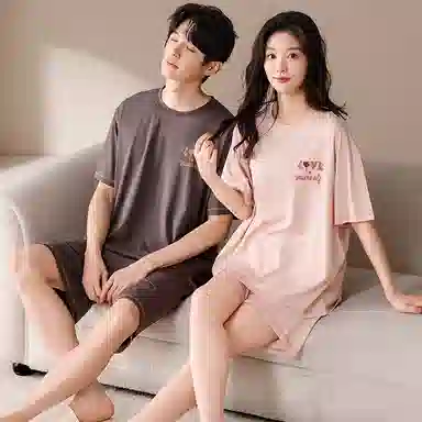 俏薇妮 柔软简约纯色时尚字母爱心高级感套头短袖短裤家居服舒适透气休闲宽松凉感可外穿夏季睡衣套装 男女同款 图片色