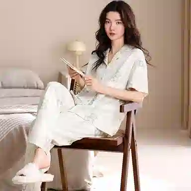 俏薇妮 柔软纯棉可爱小熊温馨翻领短袖家居服休闲宽松实用可外穿睡衣套装 女款 米白色