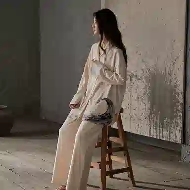 俏薇妮 简约纯色可爱柔软经典风防凸点带胸垫高级感长袖长裤家居服休闲舒适可外穿睡衣套装 女款 米白色