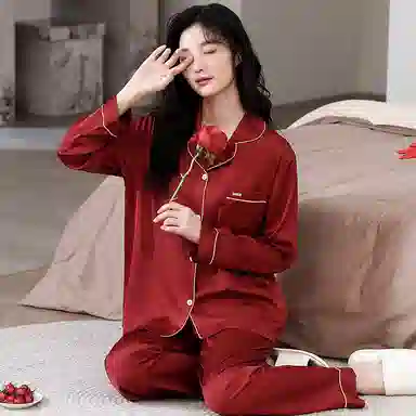 俏薇妮 简约纯色柔软喜庆冰丝时尚大气高级感长袖长裤家居服宽松舒适休闲透气可外穿春秋睡衣套装 女款 红色