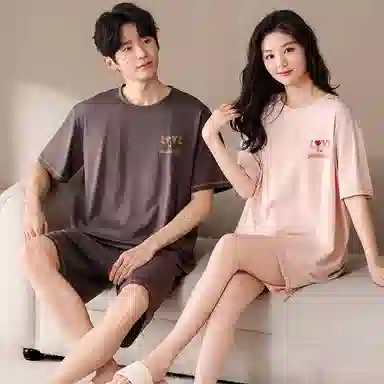 俏薇妮 柔软简约纯色时尚字母爱心高级感套头短袖短裤家居服舒适透气休闲宽松凉感可外穿夏季睡衣套装 男女同款 图片色