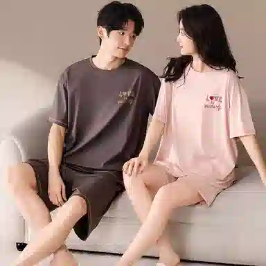 俏薇妮 柔软简约纯色时尚字母爱心高级感套头短袖短裤家居服舒适透气休闲宽松凉感可外穿夏季睡衣套装 男女同款 图片色
