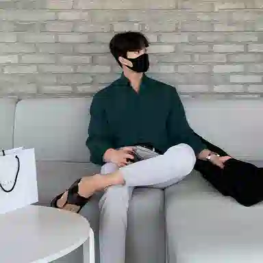 我是大卫 气质柔软亲肤透气轻商务通勤纯色尖领长袖衬衫 男女同款