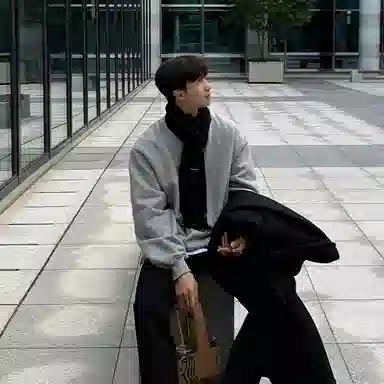 我是大卫 纯色简约圆领宽松休闲卫衣 男女同款