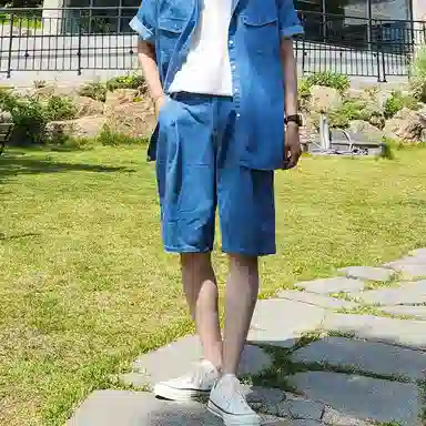 我是大卫 纯色高街潮流痞帅薄款中腰松紧时尚高级感五分牛仔短裤 男女同款 蓝色