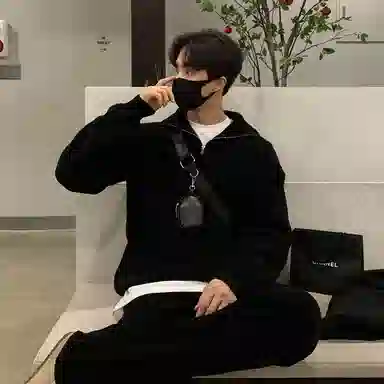 Wo Shi Da Wei Retro Half-Zip Sweater