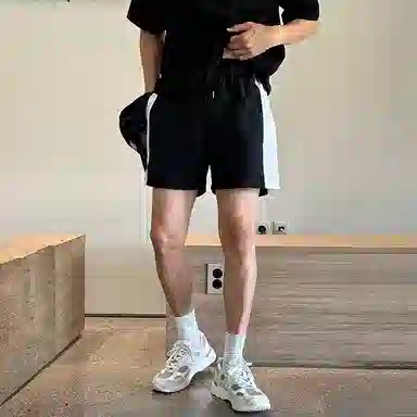 我是大卫 健身过膝设计感双色拼接条纹休闲短裤 男款 黑色