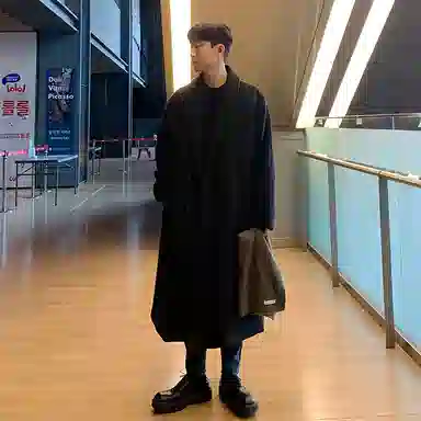 Wo Shi Da Wei Coat Black