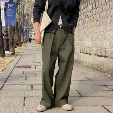 我是大卫 高级感双褶皱设计感宽松直筒长裤简约百搭阔腿休闲裤 男女同款 军绿色