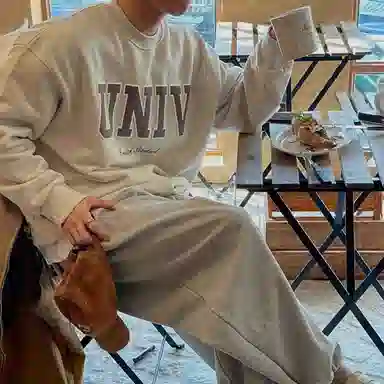 我是大卫 韩系圆领印花套头宽松慵懒感休闲卫衣 男女同款 燕麦色