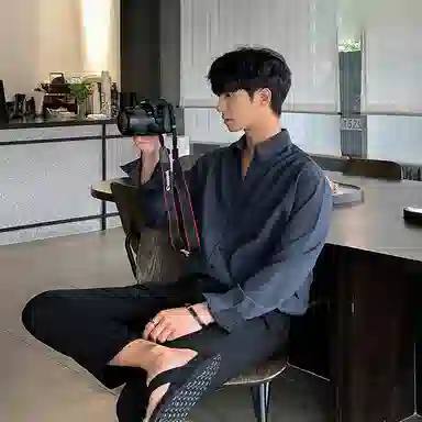 我是大卫 气质柔软亲肤透气轻商务通勤纯色尖领长袖衬衫 男女同款