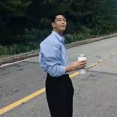 我是大卫 时尚翻领宽松阔版小众轻薄防晒外套长袖衬衫 男女同款 蓝色条纹