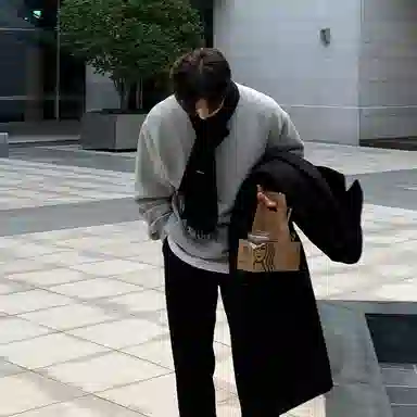 我是大卫 纯色简约圆领宽松休闲卫衣 男女同款