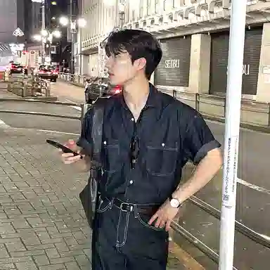 我是大卫 日系复古水洗做旧痞帅宽松牛仔短袖衬衫 男款 黑色