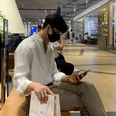 我是大卫 气质柔软亲肤透气轻商务通勤纯色尖领长袖衬衫 男女同款