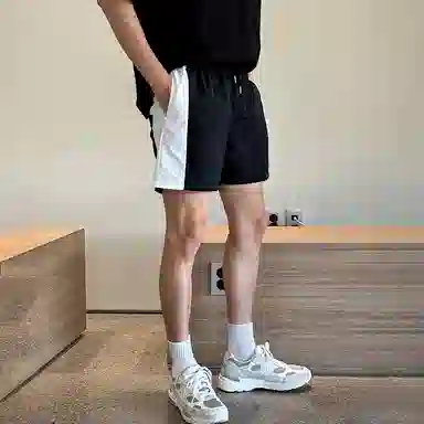 我是大卫 健身过膝设计感双色拼接条纹休闲短裤 男款 黑色