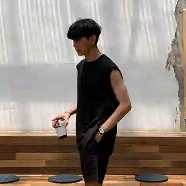 我是大卫 休闲简约纯色宽松打底外穿百搭无袖背心 男款