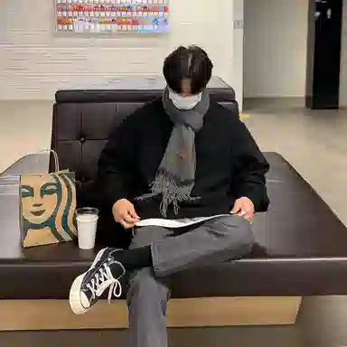 我是大卫 纯色简约圆领宽松休闲卫衣 男女同款