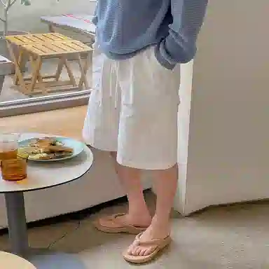 我是大卫 日系纯色薄款高级感直筒小众设计简约百搭宽松五分休闲短裤 男女同款 白色