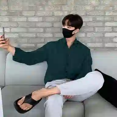 我是大卫 气质柔软亲肤透气轻商务通勤纯色尖领长袖衬衫 男女同款