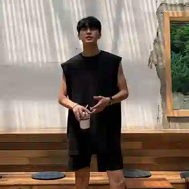 我是大卫 休闲简约纯色宽松打底外穿百搭无袖背心 男款