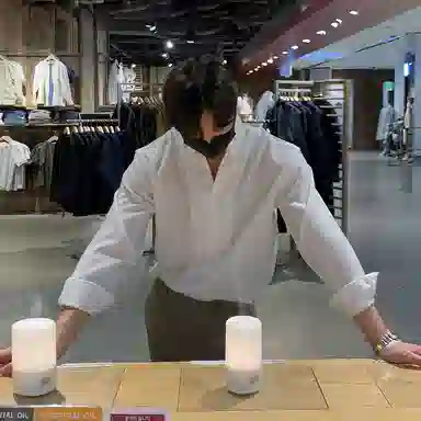 我是大卫 气质柔软亲肤透气轻商务通勤纯色尖领长袖衬衫 男女同款