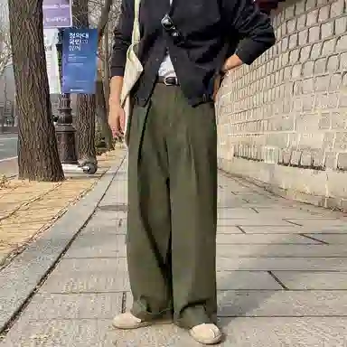 我是大卫 高级感双褶皱设计感宽松直筒长裤简约百搭阔腿休闲裤 男女同款 军绿色