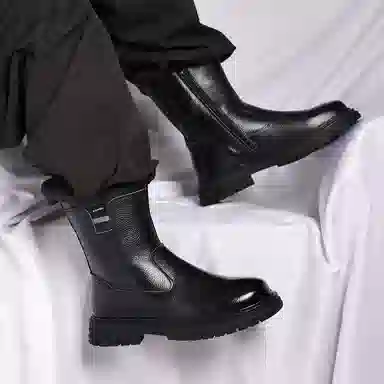 木林森 暖冬骑士 英伦古罗马风加绒加厚温暖舒适防风御寒保暖锁温防滑耐磨防水厚底增高软底回弹时尚经典百搭雪地暴走户外 短靴 男款 黑色