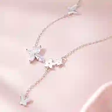 925