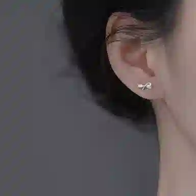 999