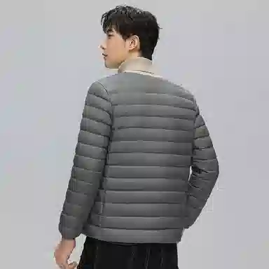 鸭鸭 轻薄便携纯色基础款休闲宽松单排扣圆领保暖羽绒服 男款