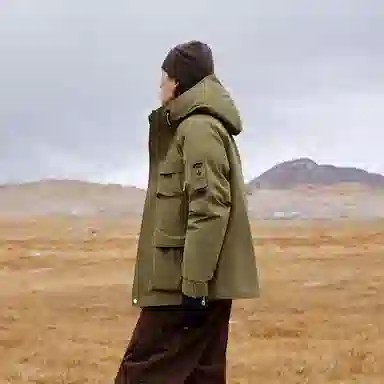 鸭鸭 山系字母印花立体多口袋设计连帽保暖羽绒服 男女同款