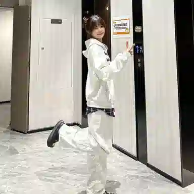 桴生 美式复古假两件格子拼接字母印花连帽加绒加厚卫衣 女款